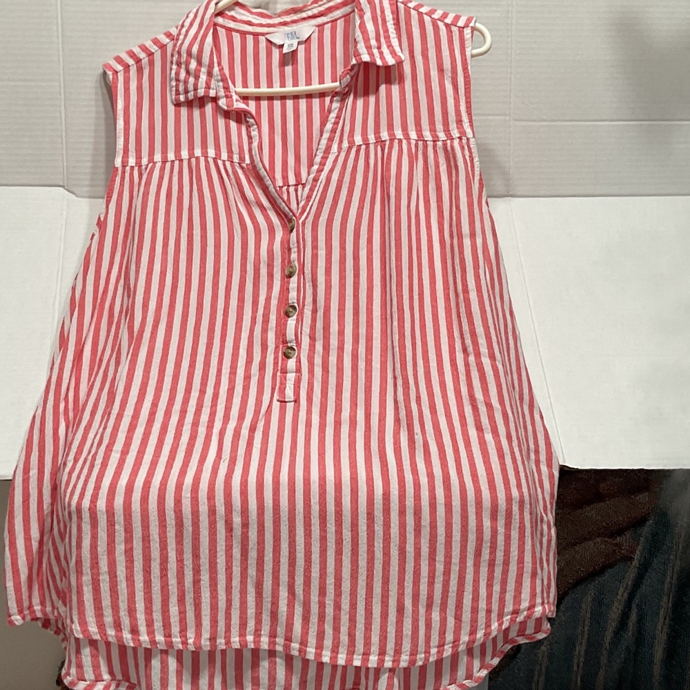 Time and Tru Red and White Striped Sleeveless Blouse